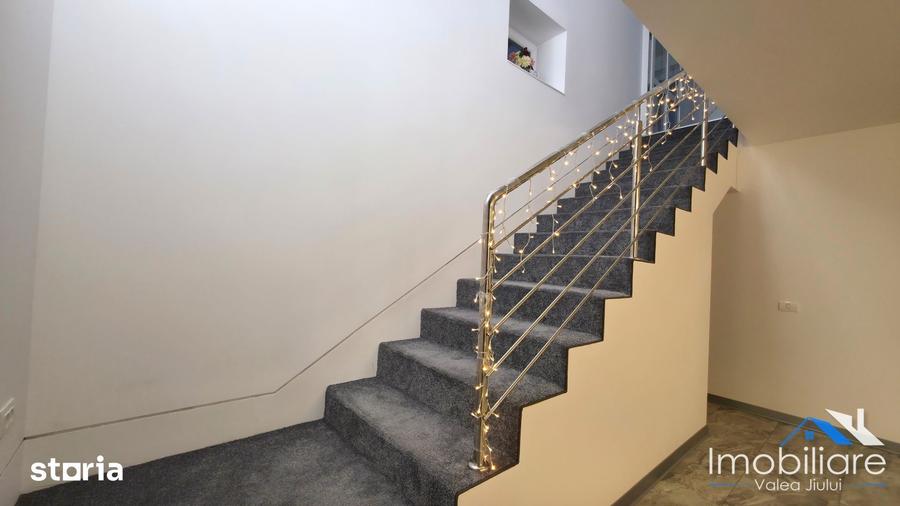 Casă cu 4 camere cu Teren 506 Mp în Petros