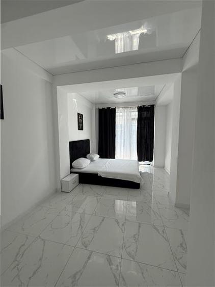 Apartament cu 5 camere decomandat, mobilat în Nord