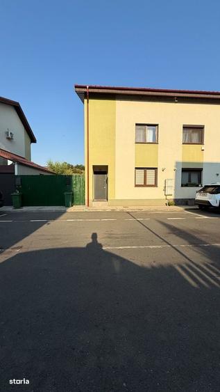 Casă cu 4 camere în Vitan