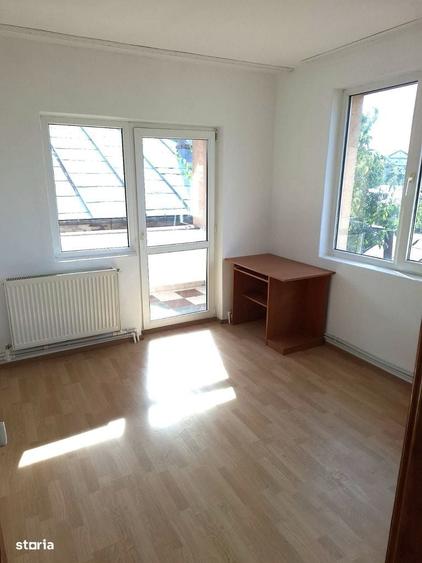 Casă cu 4 camere în Băceni