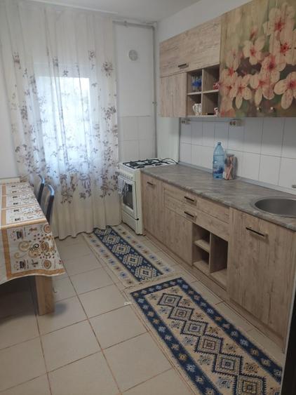 Apartament cu 2 camere decomandat în Aradului