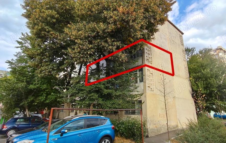 Apartament cu 3 camere semidecomandat în Central