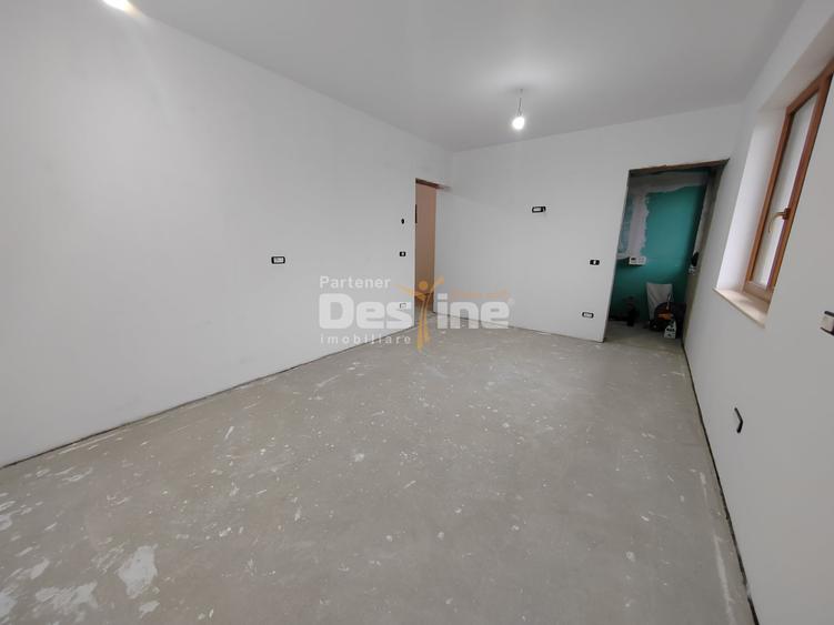 Casă individuală cu 4 camere cu Canalizare în Bârnova