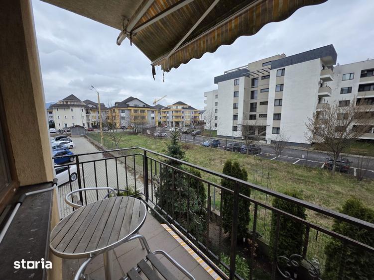 Apartament cu 3 camere decomandat în Tractorul