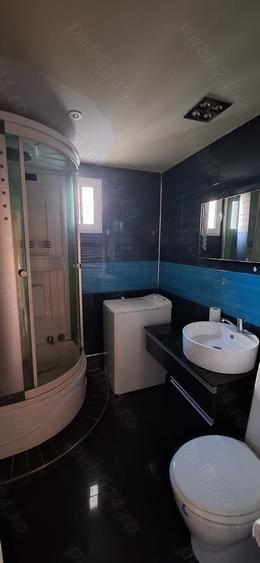 Apartament cu 3 camere semidecomandat în Apărătorii Patriei