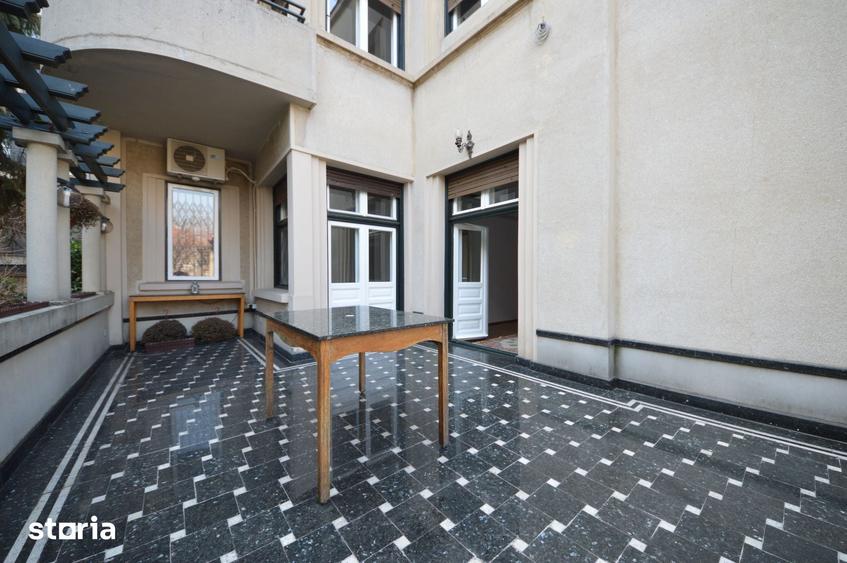 Casă cu 4 camere cu Teren 300 Mp în Dorobanți