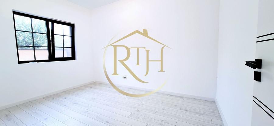 Casă individuală cu 5 camere cu Canalizare în Giroc