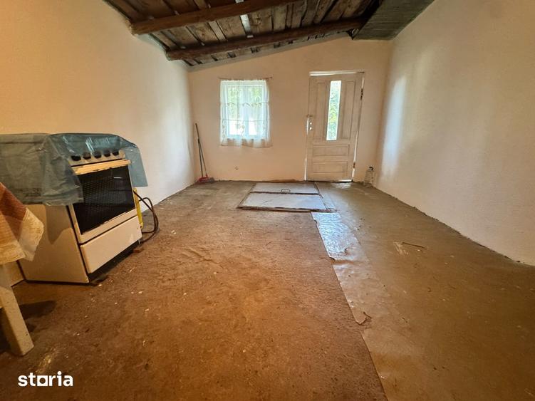 Casă cu 3 camere cu Teren 800 Mp în CFR