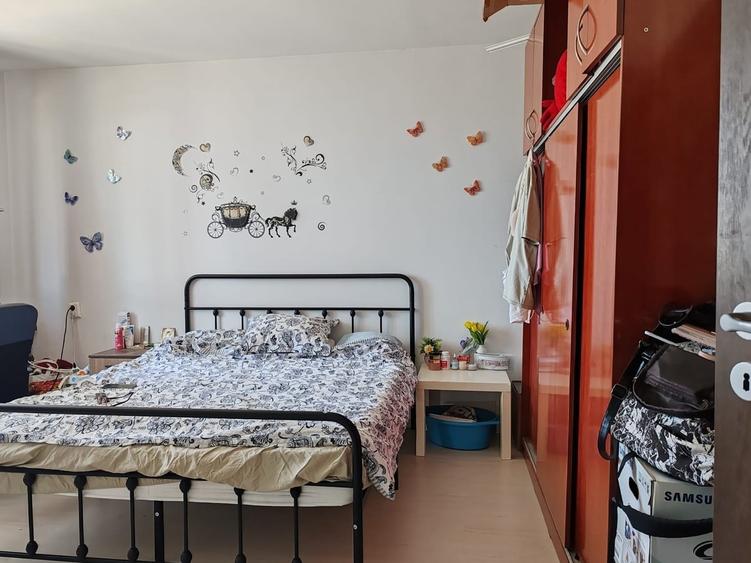 Casă cu 5 camere cu Teren 250 Mp în Cernica