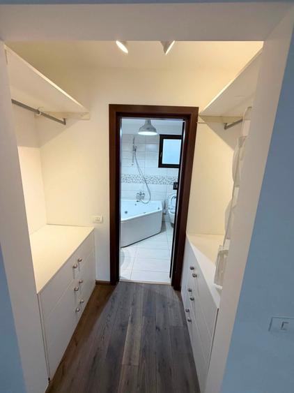 Apartament cu 2 camere semidecomandat, mobilat în Romană