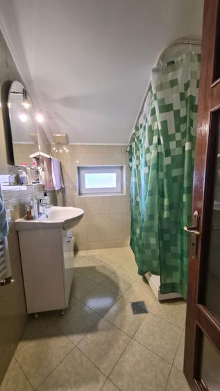 Casă individuală cu 5 camere cu Canalizare în Km 5