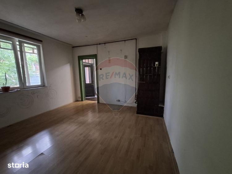 Casă cu 2 camere în Pieptănari