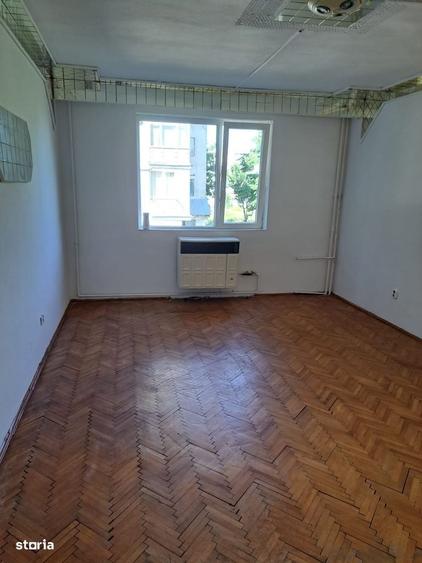 Garsonieră decomandată în Central