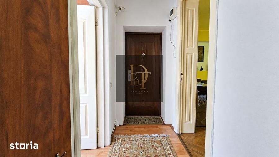 Apartament cu 2 camere decomandat în Schei