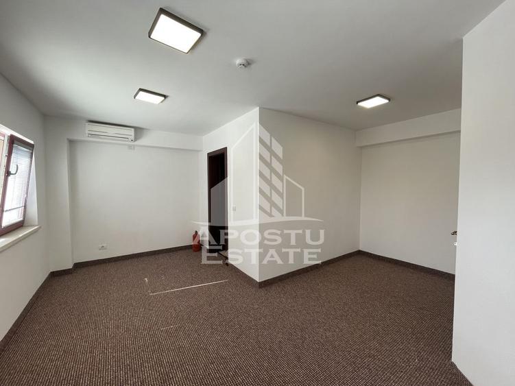 Spațiu comercial, de 30 mp, în Girocului