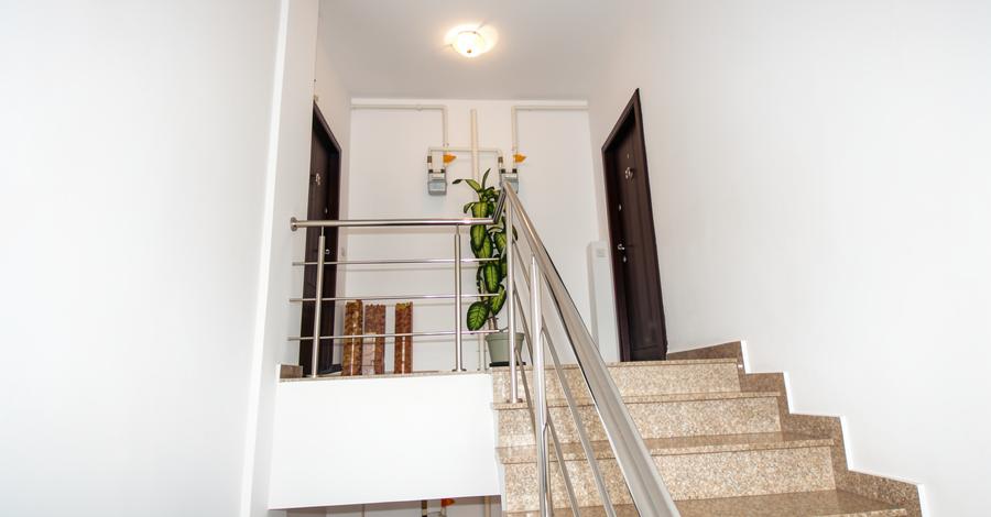Apartament cu 2 camere decomandat în 1 Mai