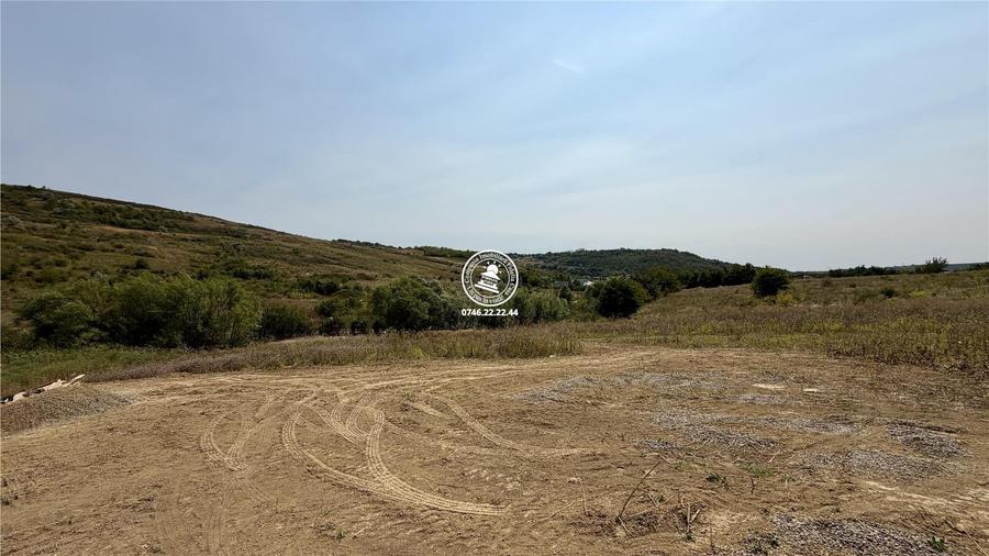 Teren de 500 mp, în Aroneanu