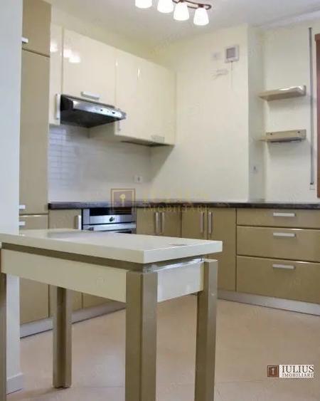 Apartament cu 3 camere semidecomandat, mobilat în Gheorghe Lazăr