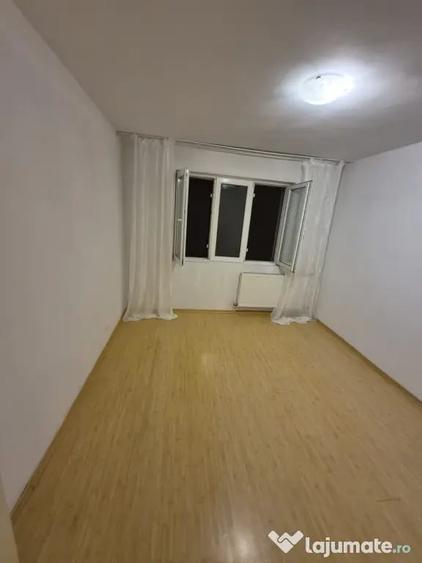 Apartament cu 2 camere semidecomandat în Gorjului