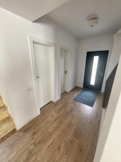 Casă individuală cu 5 camere cu Teren 560 Mp în Corbeanca