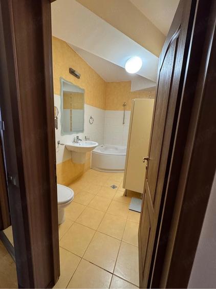 Apartament cu 2 camere nedecomandat în Vitan