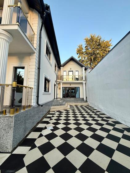 Casă cu 7 camere cu Canalizare în Vitan