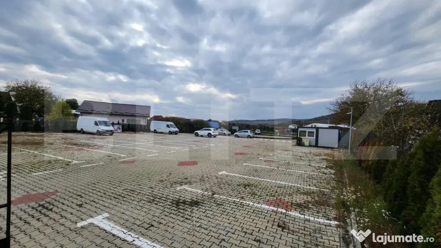 Teren de 7800 mp, în Unirii
