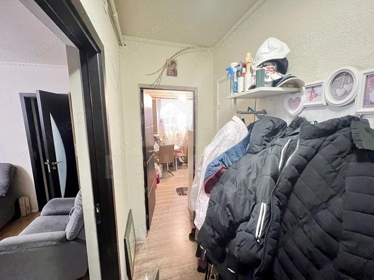 Apartament cu 3 camere decomandat în Astra