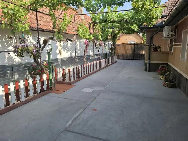 Casă cu 3 camere cu Teren 852 Mp în Nădlac