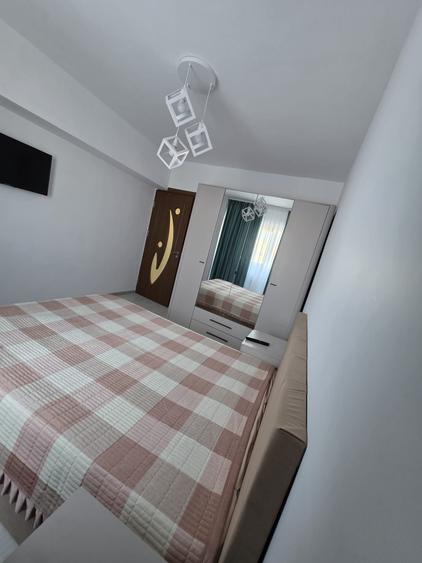 Apartament cu 2 camere decomandat în Calea București