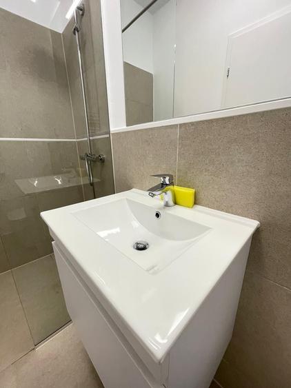 Apartament cu 2 camere decomandat în Jiului