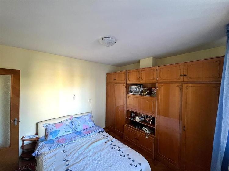 Apartament cu 3 camere decomandat, mobilat în Ultracentral