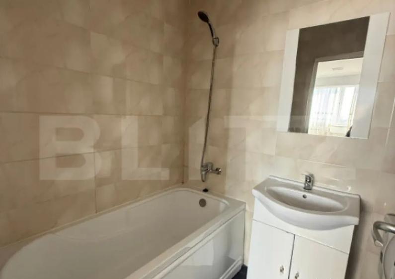 Apartament cu 2 camere semidecomandat în George Enescu