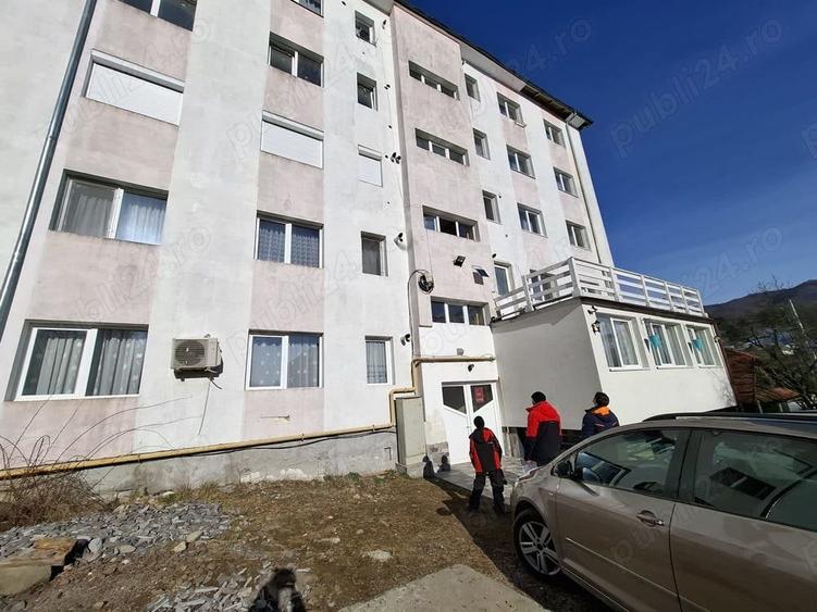 Apartament cu 3 camere semidecomandat în Cavnic