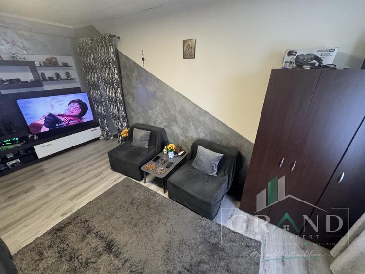 Apartament cu 2 camere semidecomandat, mobilat în Semicentral