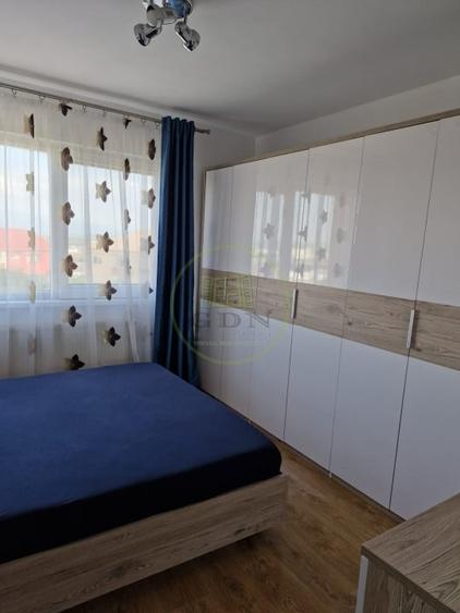 Apartament cu 3 camere decomandat, mobilat în Vasile Aaron