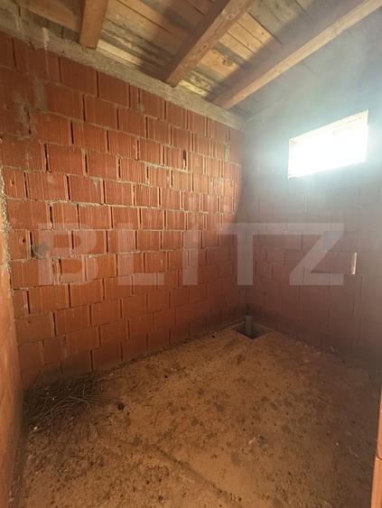 Casă individuală cu 3 camere cu Canalizare în Periferie