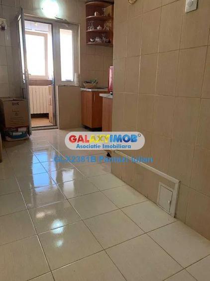 Apartament cu 3 camere decomandat, mobilat în Nord-Vest