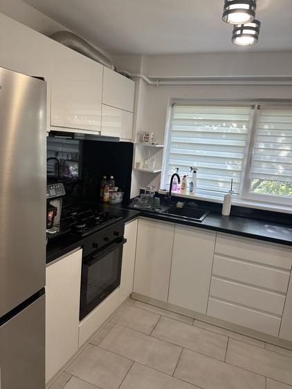 Apartament cu 3 camere decomandat în Popoveni