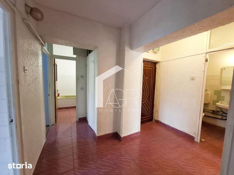 Apartament cu 3 camere decomandat în Republicii