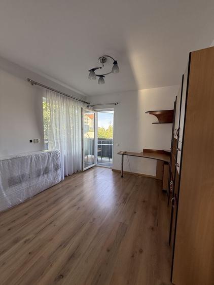 Apartament cu 3 camere decomandat în Zorilor