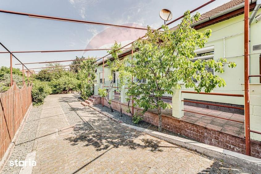 Casă cu 3 camere cu Teren 100 Mp în Central
