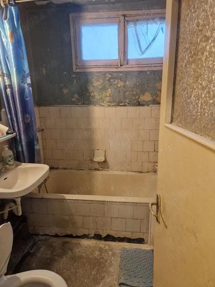 Apartament cu 3 camere semidecomandat în Eroii Revoluției