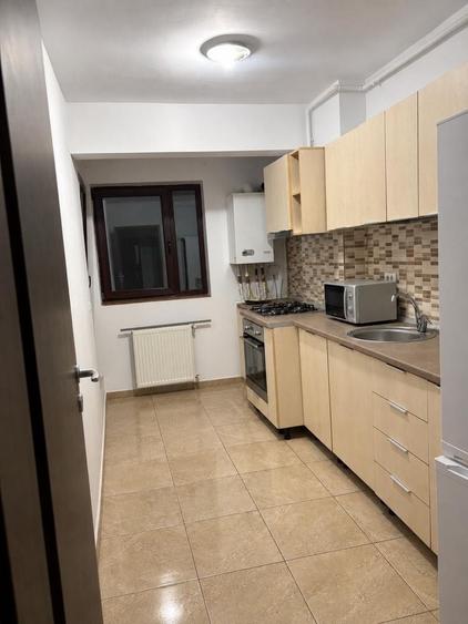 Apartament cu 2 camere decomandat în Roșu