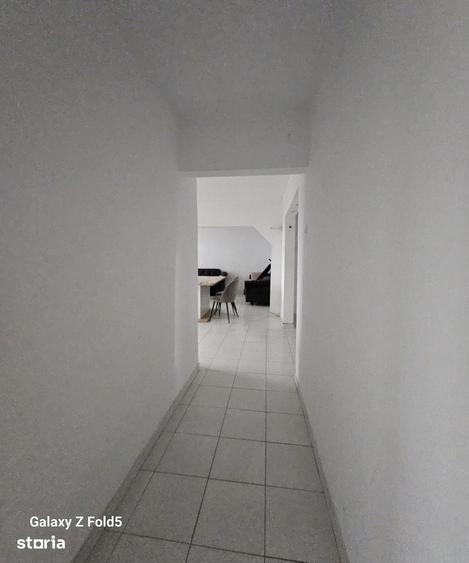 Apartament cu 3 camere decomandat în Rogerius