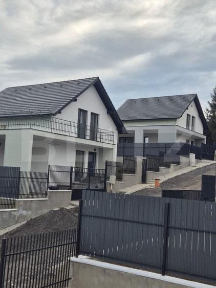 Casă individuală cu 4 camere cu Canalizare în Sâncraiu de Mureș