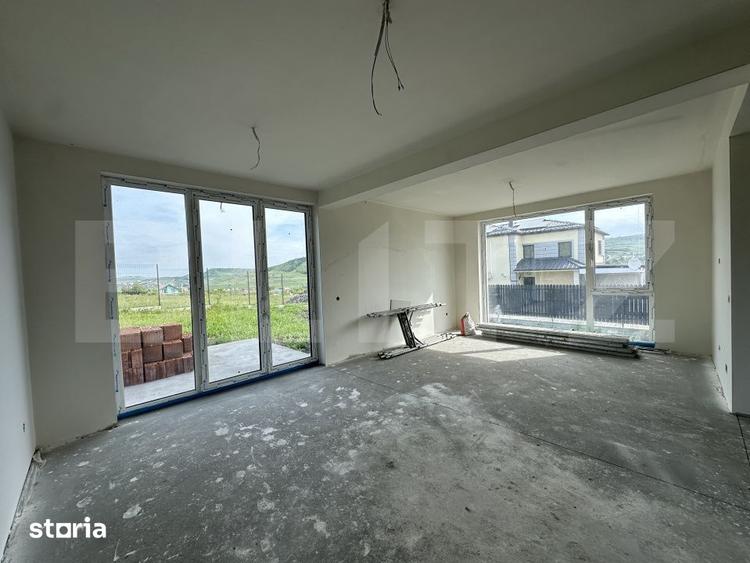 Casă cu 4 camere cu Teren 400 Mp în Chinteni