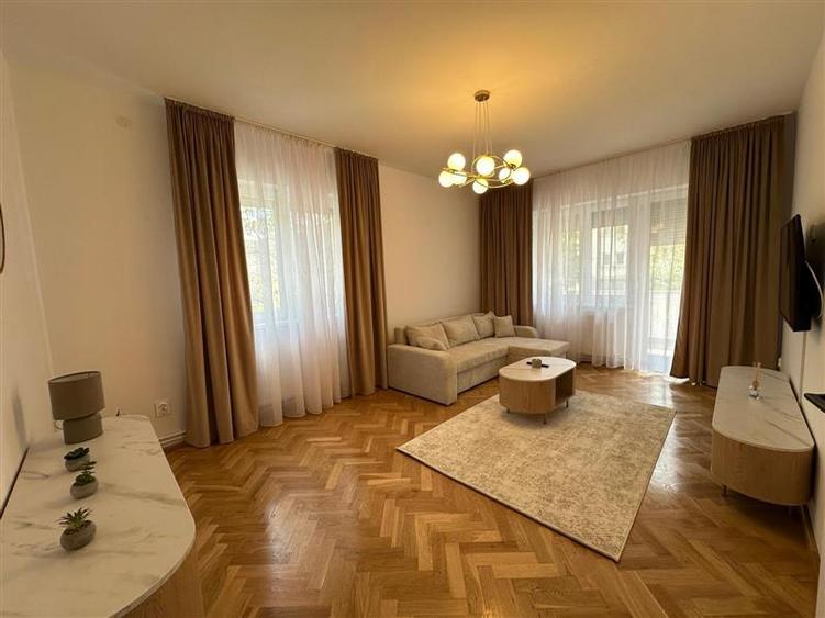 Apartament cu 3 camere decomandat, mobilat în Luncă