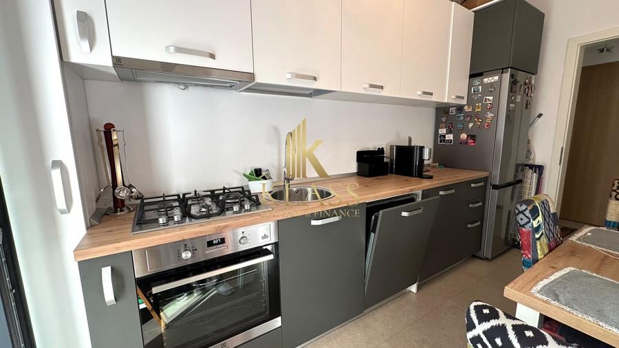 Apartament cu 3 camere semidecomandat, mobilat în Cotroceni