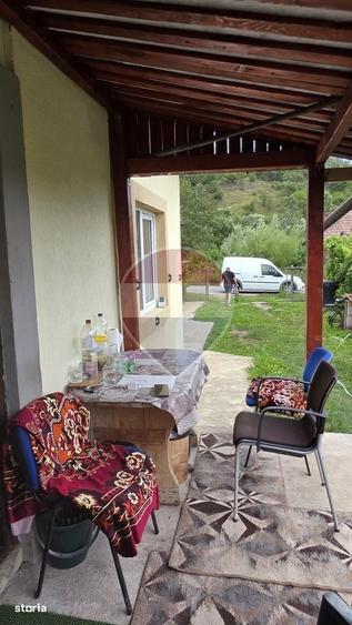 Casa cu teren generos de 2.800 mp la 38 km in satul Elciu - 14
